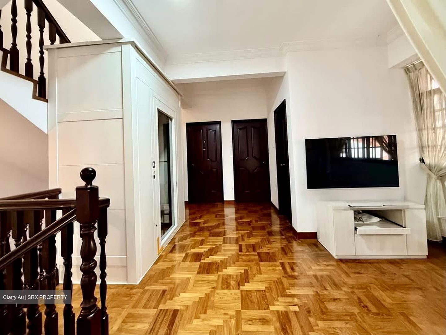 Phillips Avenue (D19), Terrace #574112001